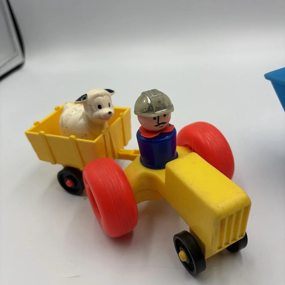 VTG Fisher-Price Little People Lot Of 5 Vehicles‎ Car Dump Trucks Farm Tractor